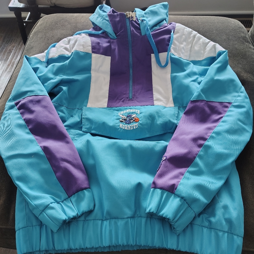 CHARLOTTE HORNETS Jacket Small